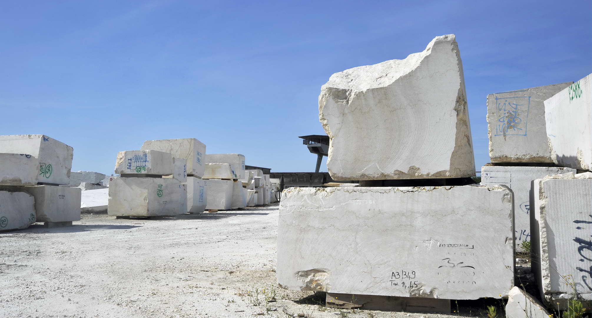 Block Warehouse, Blocks of Apuan Marbles and Natural Stones, Carrara
